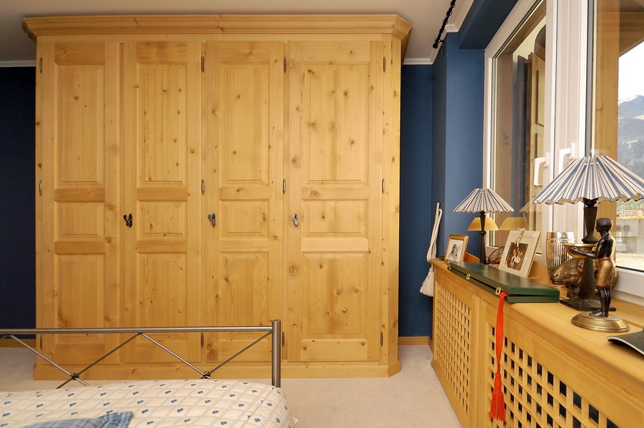 Schöner Schlafzimmerschrank